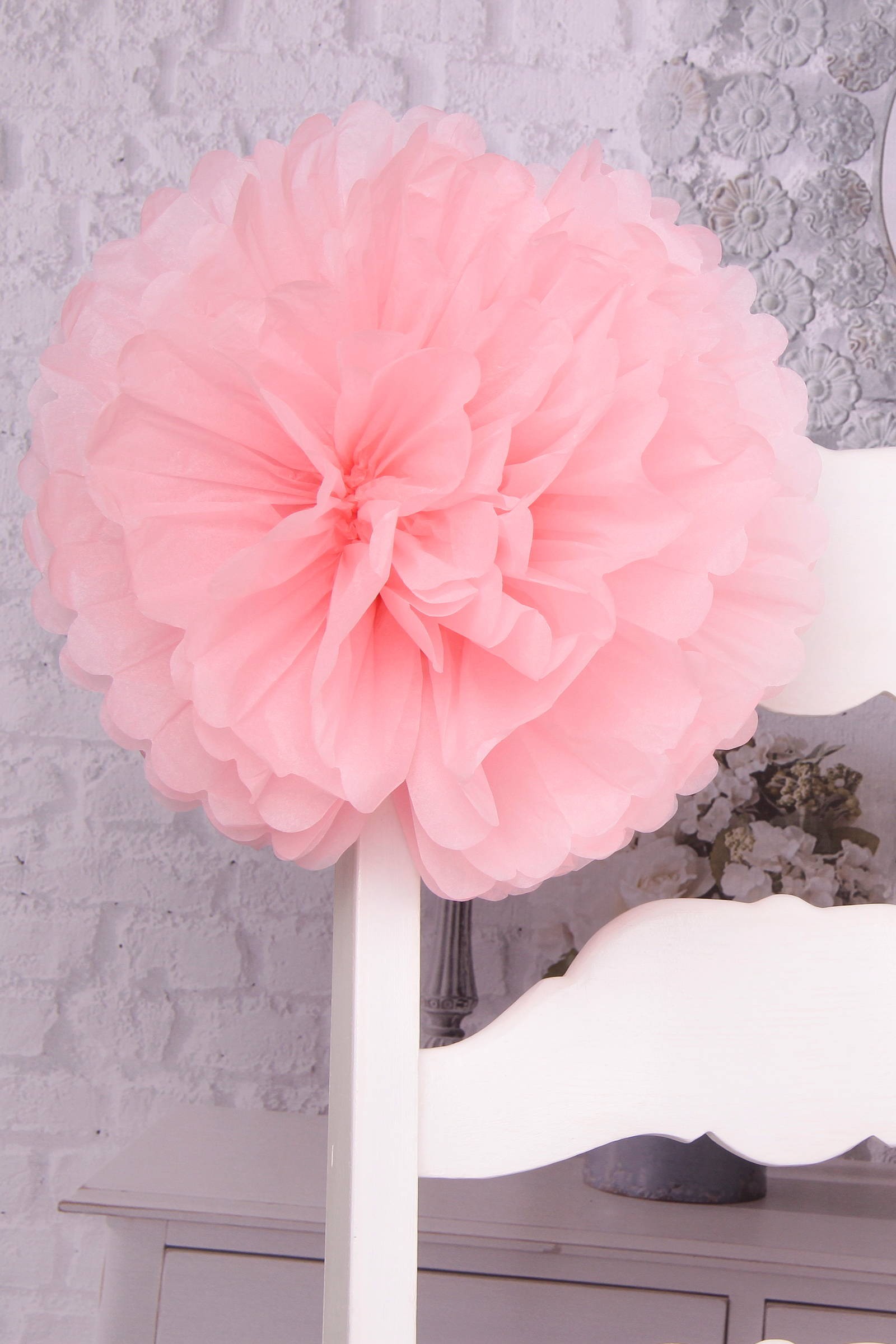 Ozdoba komunijna na krzesło z papieru - różowa - obraz 0