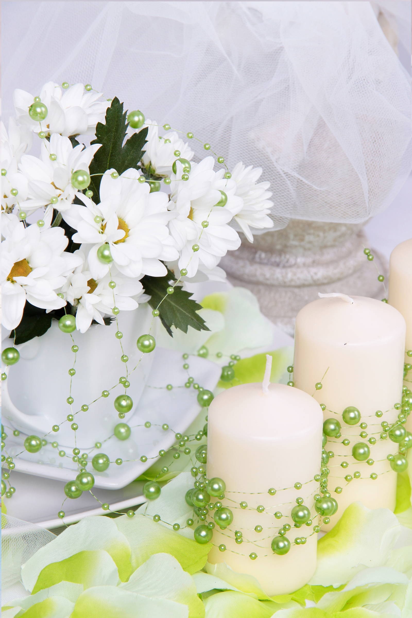 Zielona perełka w girlandzie komunijnej - obraz 0